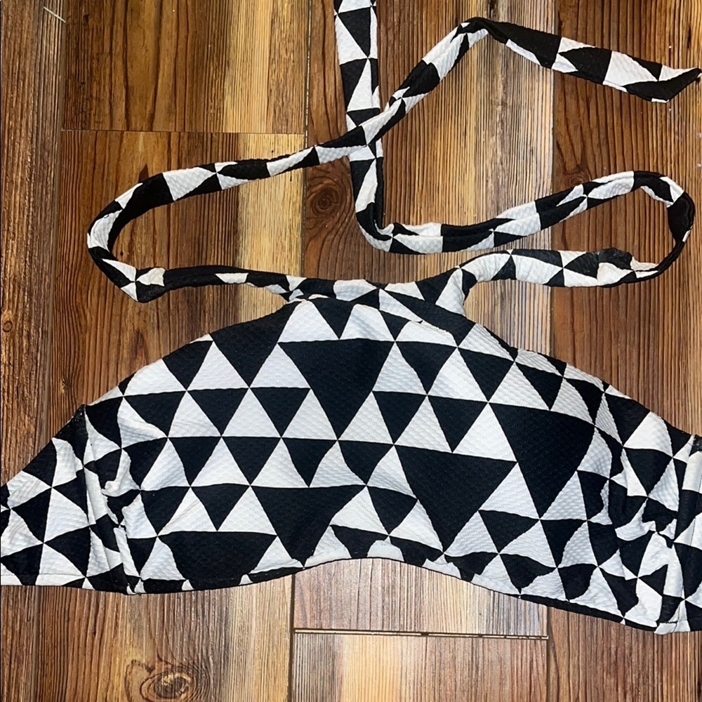 Sea Folly Black and White Geometric Bikini Top size 8